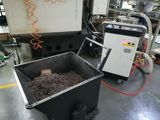 Εξοπλισμός απομάκρυνσης απορριμμάτων CNC καθαριστής δεξαμενής ψυκτικού 8000L/h ροή