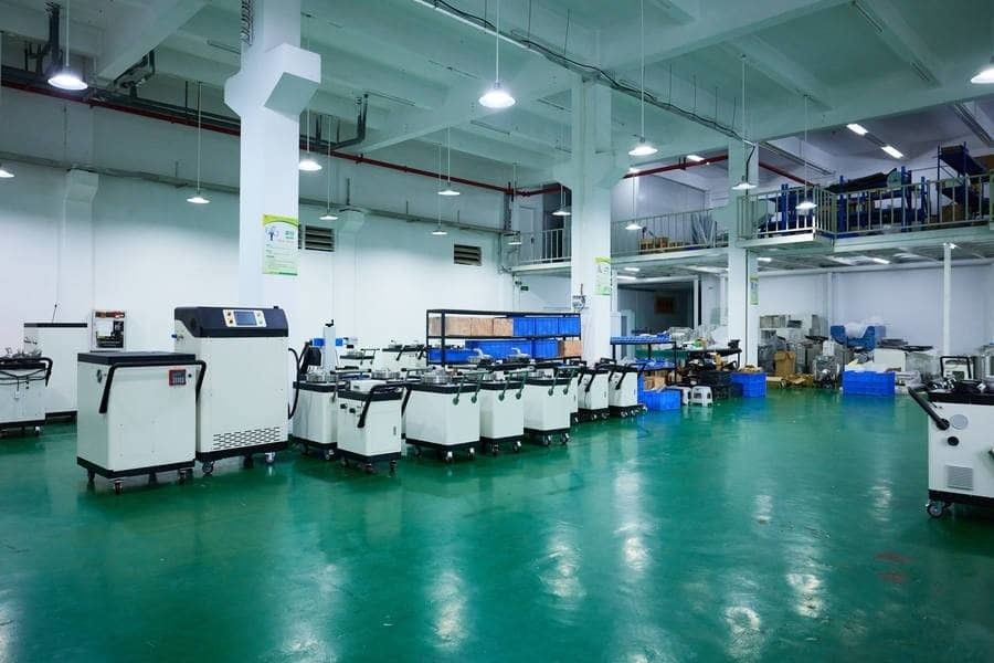 Διαδικτυακό καθαρισμό και ανταλλαγή υγρών από απορρυπαντικό CNC για την επεξεργασία μετάλλων